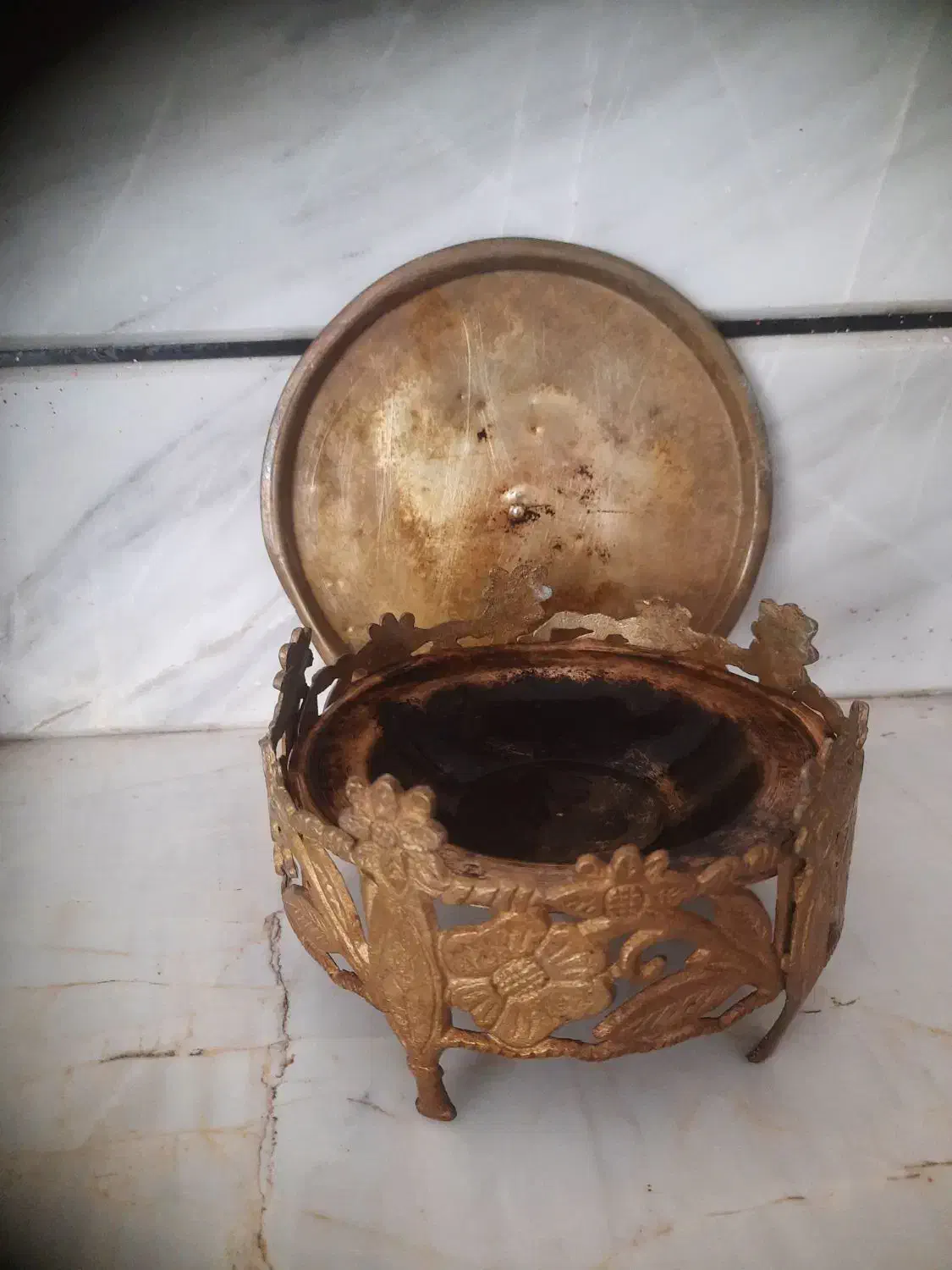 منقل برنجی اسفندی|کلکسیون اشیاء عتیقه|خمینی‌شهر, |دیوار