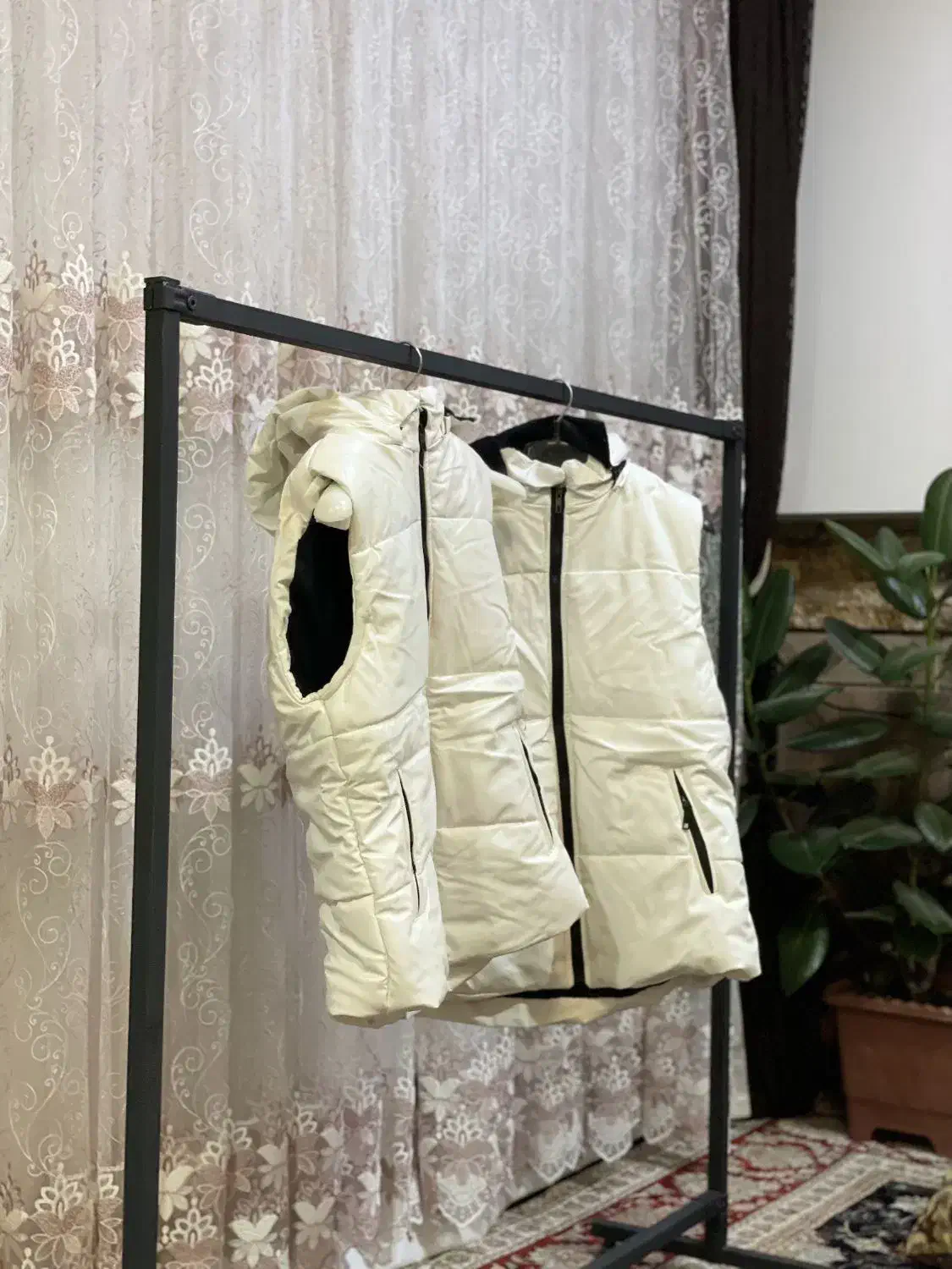 پافر چرم|لباس|بانه, |دیوار