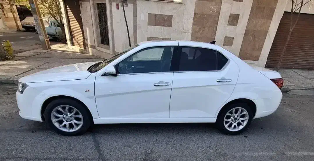 دنا پلاس توربو دنده ای سانروف ۹۸|خودرو سواری و وانت|ایلام, |دیوار