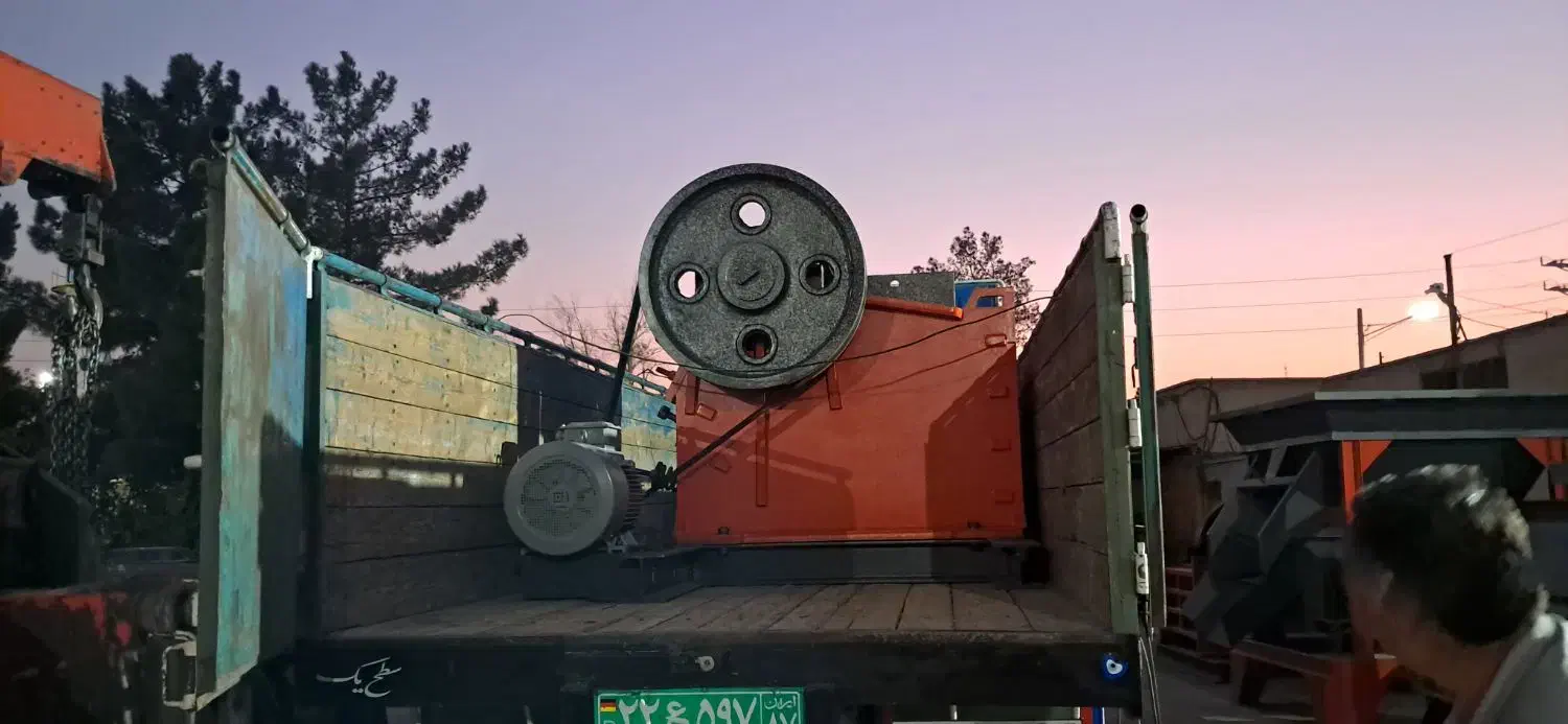 دستگاه سنگ شکن و خردایش. سرند ماسه شور.کوبیت.فک|ماشین‌آلات صنعتی|بهارستان, |دیوار