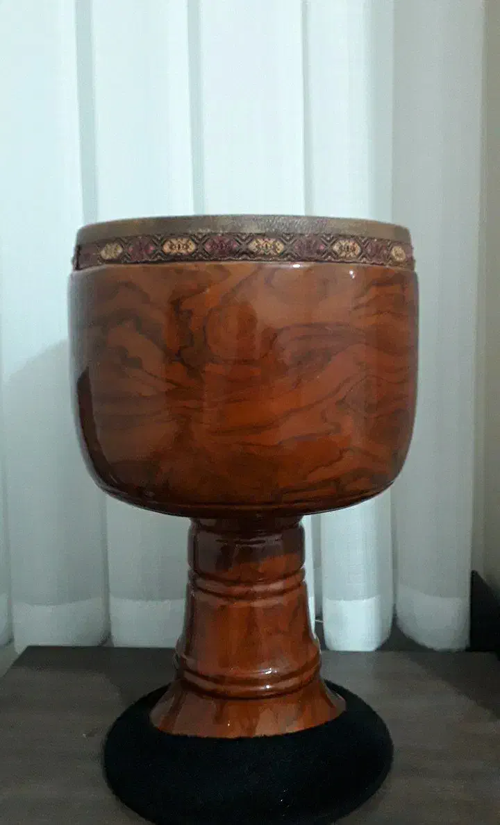 تمبک|سازهای سنتی|شهرکرد, |دیوار