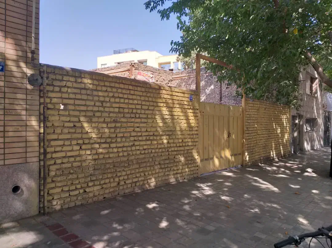 ۴۰۰متر چهار دیواری بر خیابان اصلی با کاربری تجاری|فروش زمین و ملک کلنگی|اصفهان, شاهزاده ابراهیم|دیوار