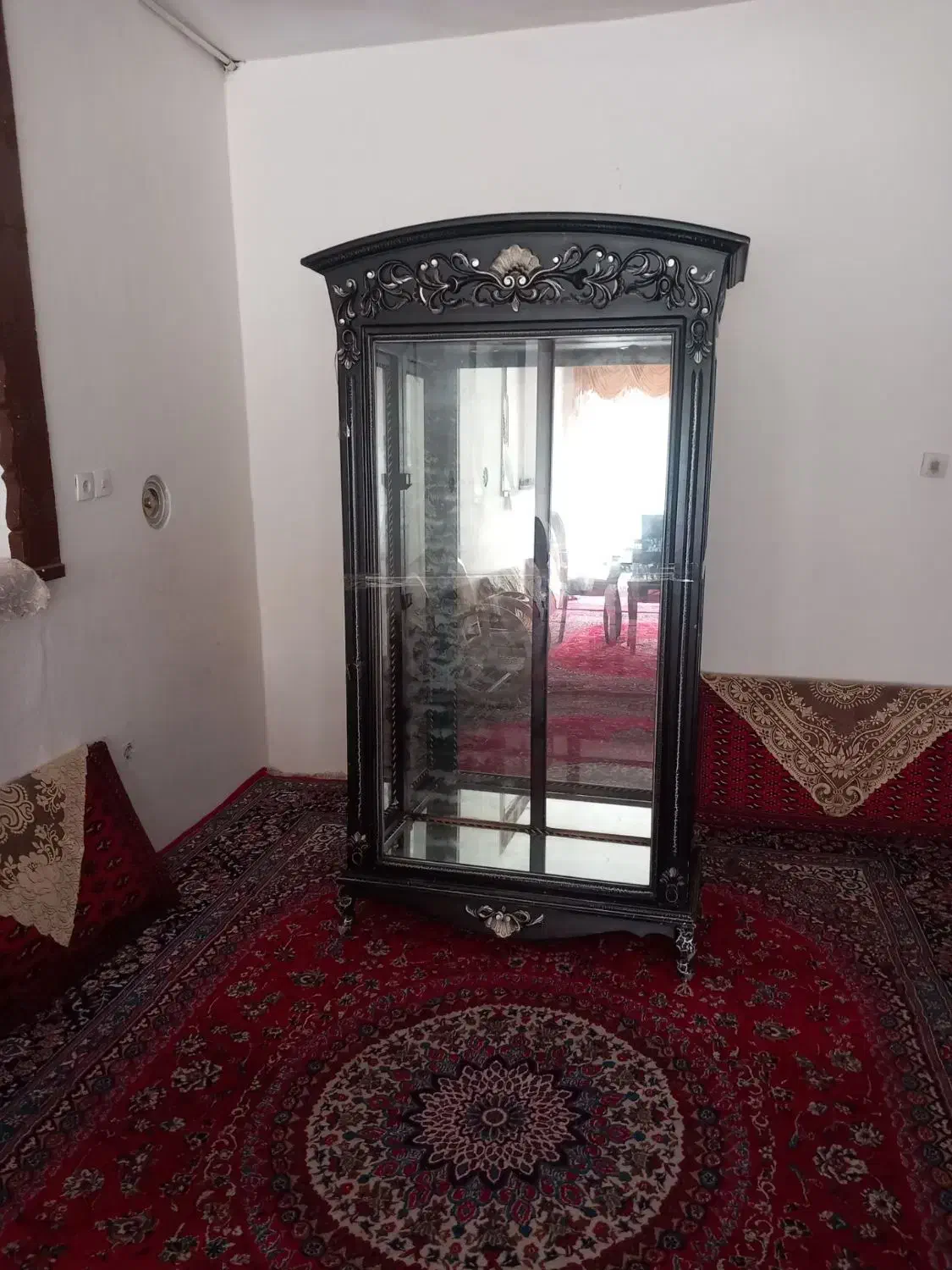 بوفه قدی سالم با یه میز تلفن|بوفه، ویترین، کنسول|ملایر, |دیوار