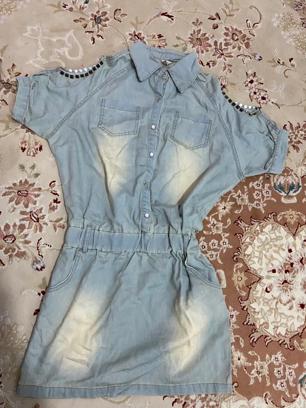 لباس دخترانه|کفش و لباس بچه|رشت, رشتیان|دیوار