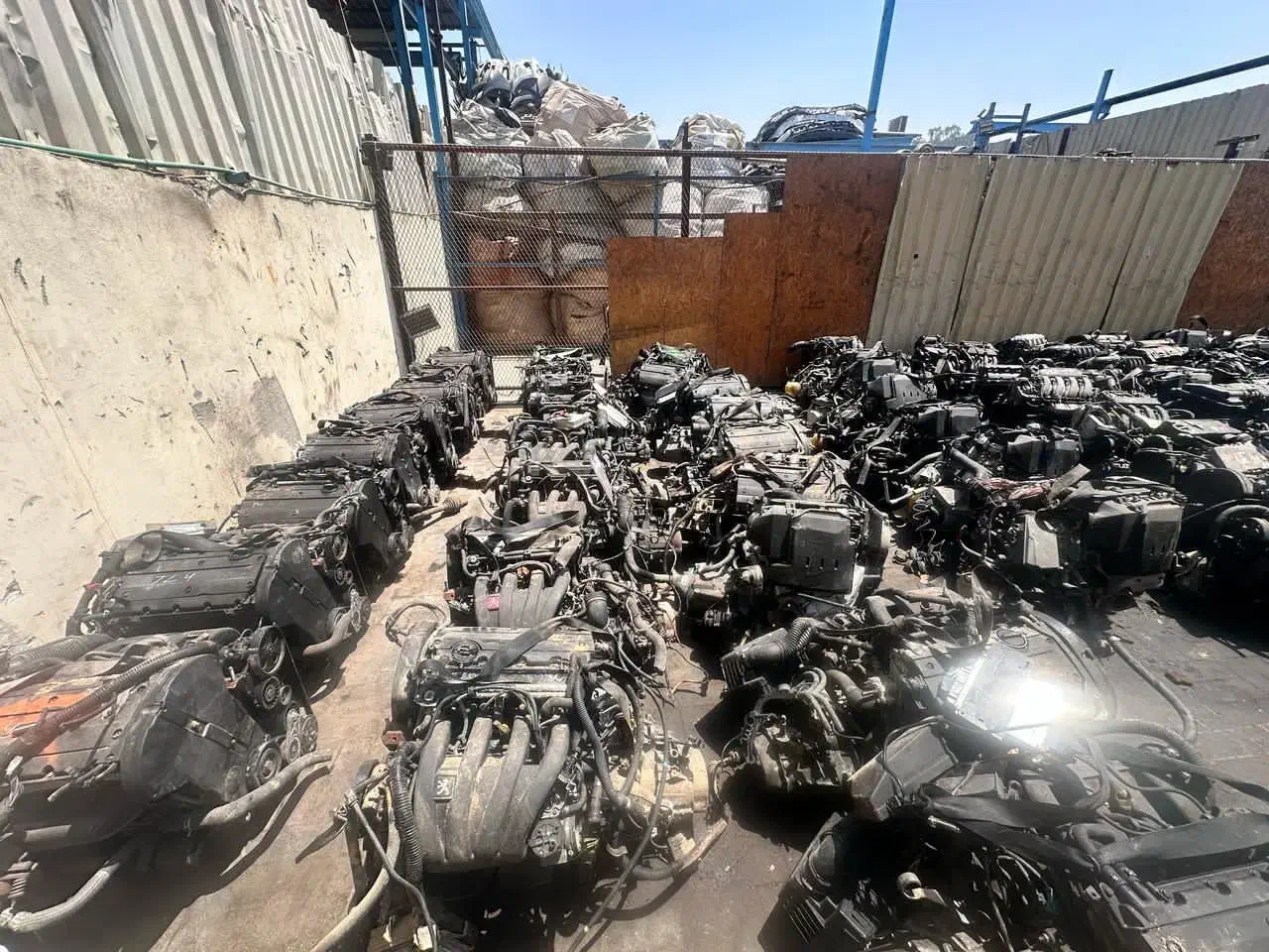 زانتیا استوک|قطعات یدکی و لوازم جانبی|لنجان, |دیوار