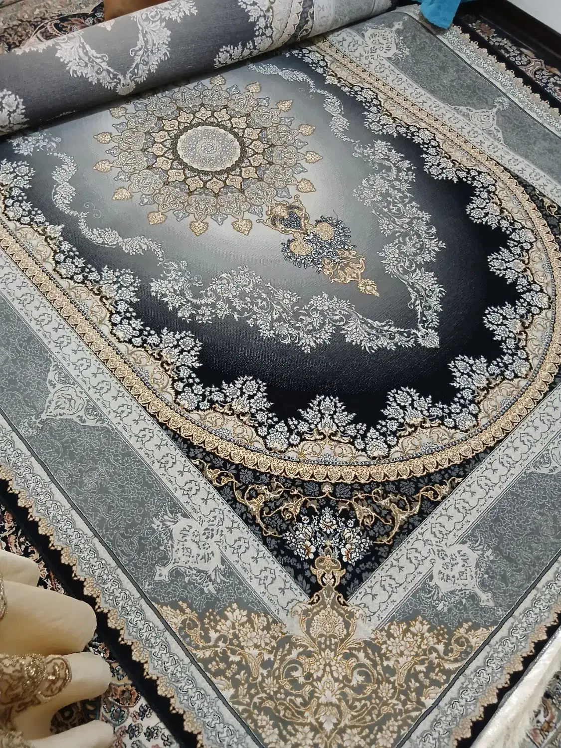 دو تخته فرش ۶متری ۷۰۰شانه|فرش|اصفهان, بهارستان|دیوار