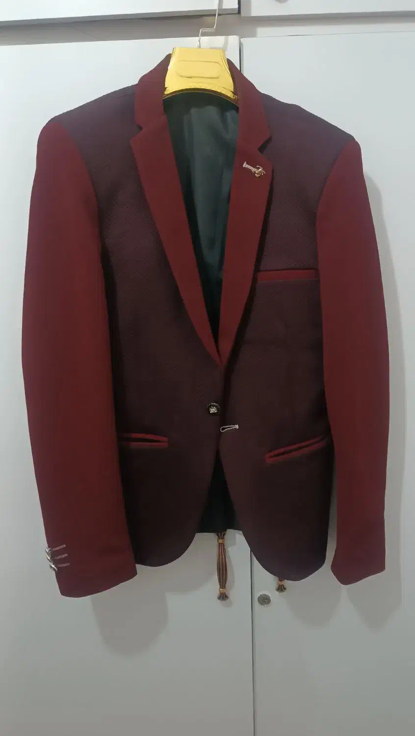 کت تک|لباس|مشهد, سیس‌آباد|دیوار