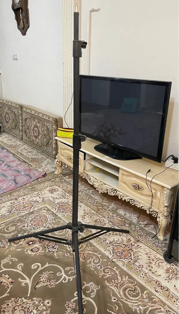 رینگ لایت به همراه سه پایه|دوربین عکاسی و فیلمبرداری|پاکدشت, پاکدشت (مامازند)|دیوار