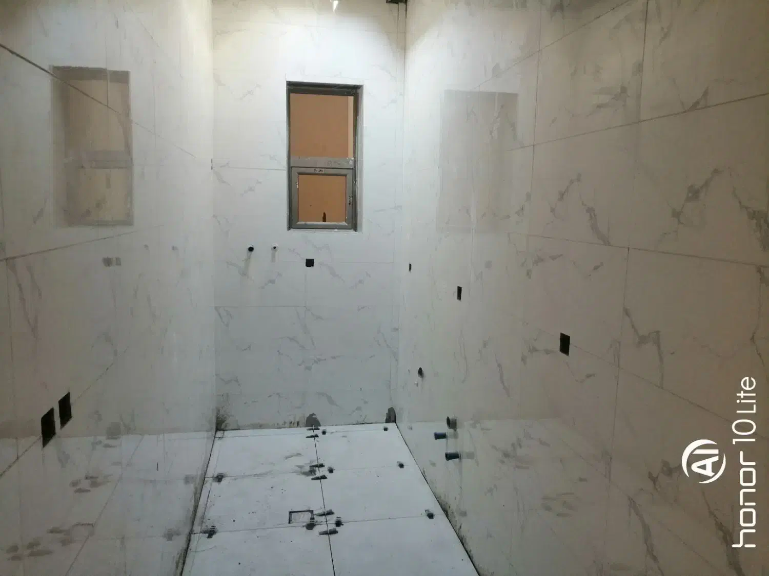 کاشی کاری و سرامیک کاری|خدمات پیشه و مهارت|آبادان, |دیوار