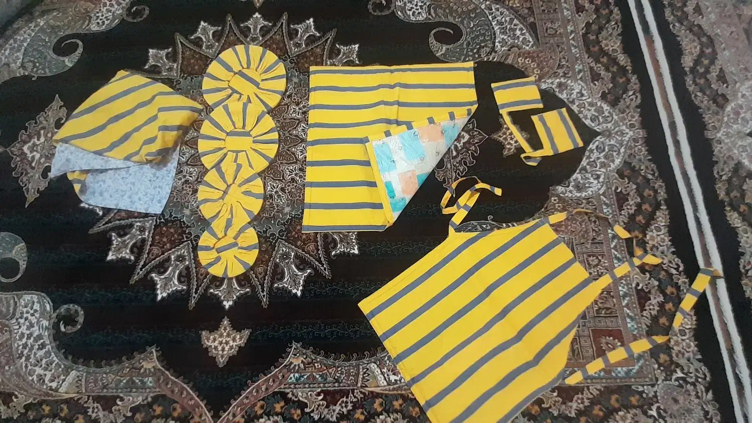 دوخت ست سرویس آشپزخانه و جهیزیه|سفره، حوله، دستمال آشپزخانه|ارومیه, |دیوار