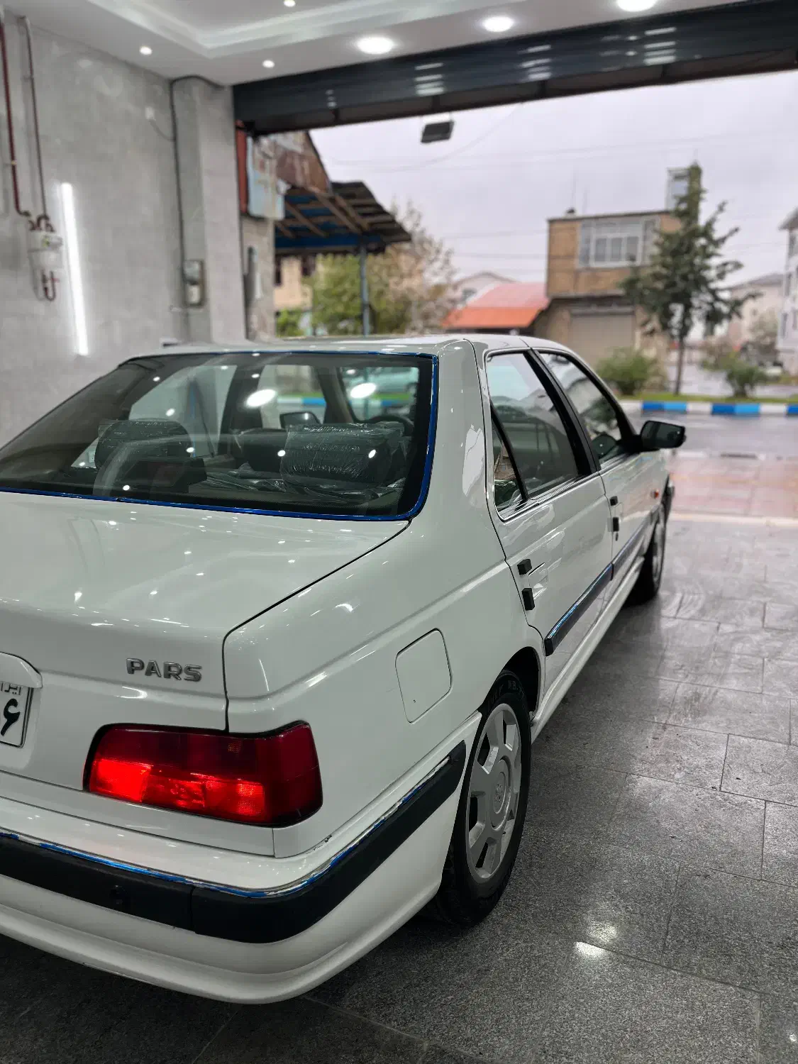 پارس مدل ۹۳بیرنگ|خودرو سواری و وانت|رشت, حافظ آباد|دیوار