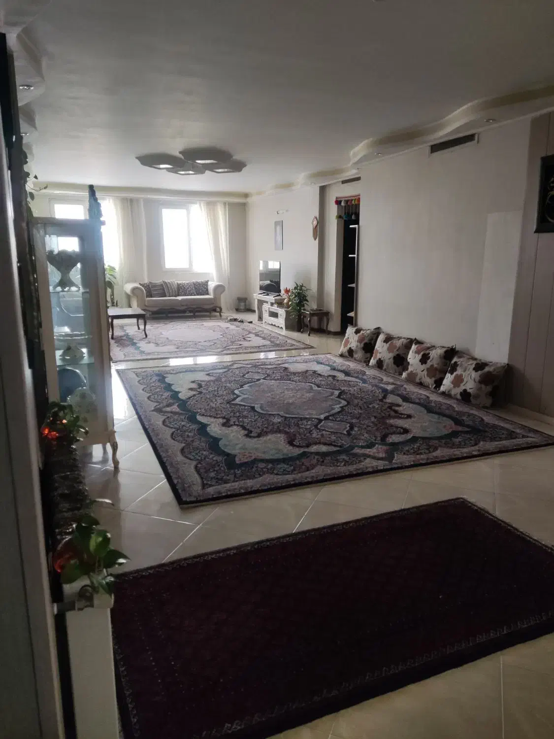 آپارتمان ۱۲۰متری واقع در تقاطع دلاوران- نماز|اجارهٔ آپارتمان|مشهد, سرافرازان|دیوار