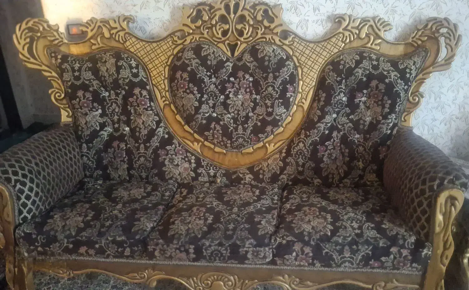 دست دوم ۵ میلیون|مبلمان خانگی و میز عسلی|زرند, |دیوار