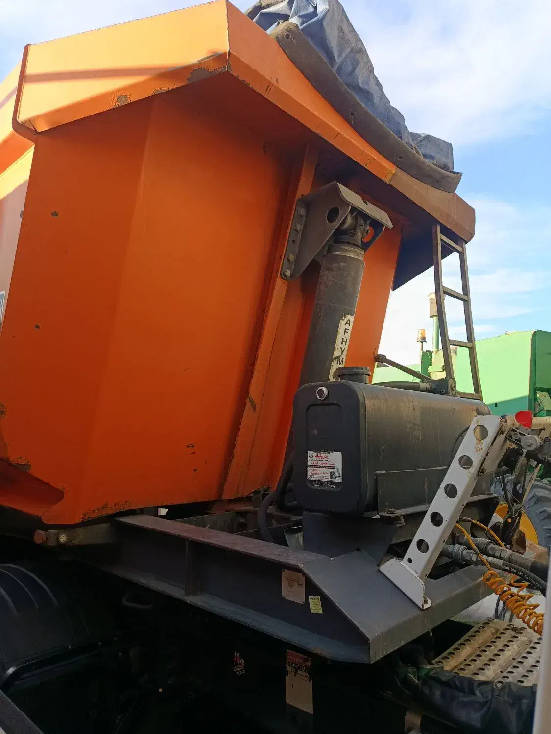 تریلی کمپرسی شرکتی مارال|خودرو سنگین|سنندج, |دیوار