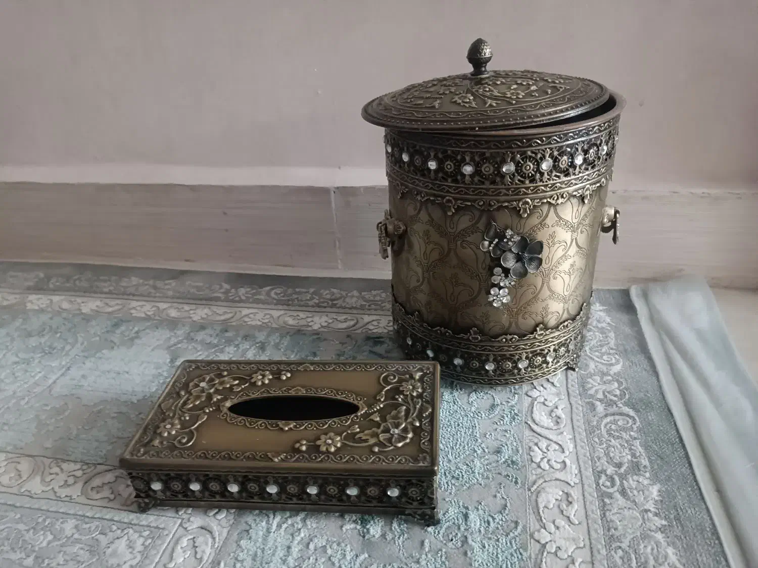 سطل زباله و جادستمال|لوازم نظافت|اشتهارد, |دیوار