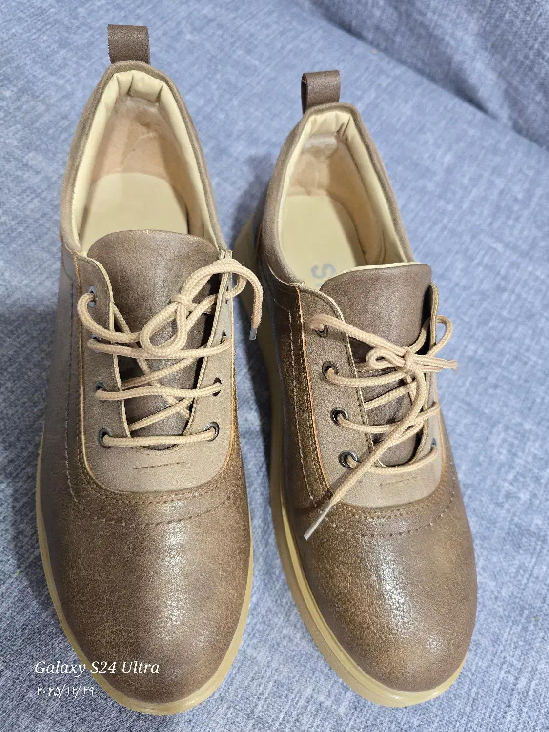 کفش|کیف، کفش، کمربند|بافق, |دیوار