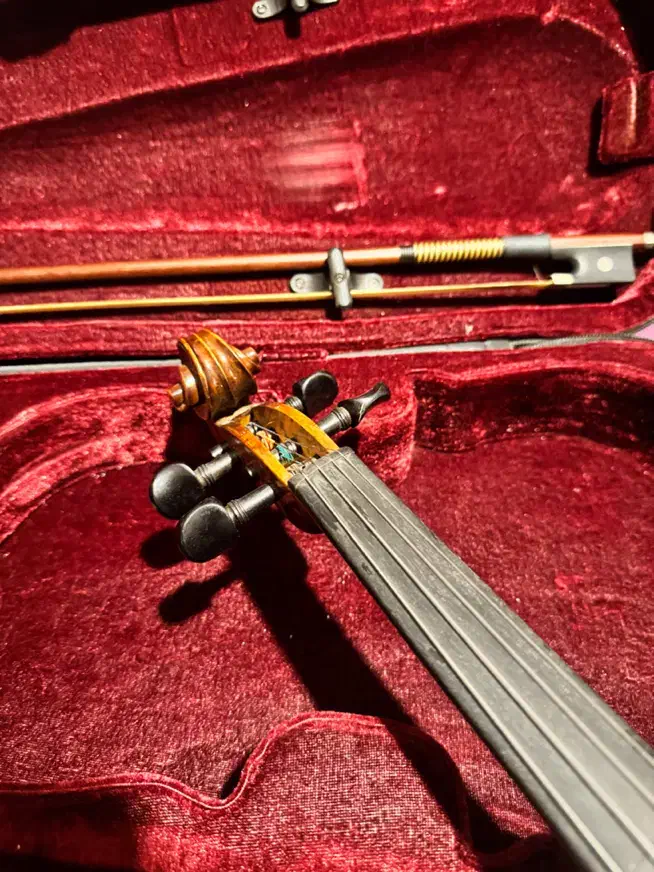 ویولن خوش صدای Amati مدل۲۰۰ دارای تجهیزات کامل|ویولن|گرگان, |دیوار