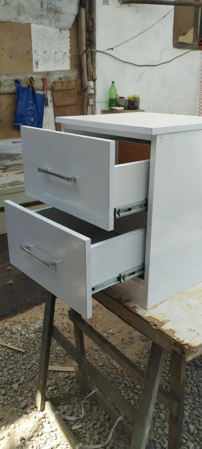 پا تختی دو کشو|تخت و سرویس خواب|رشت, آزادگان|دیوار