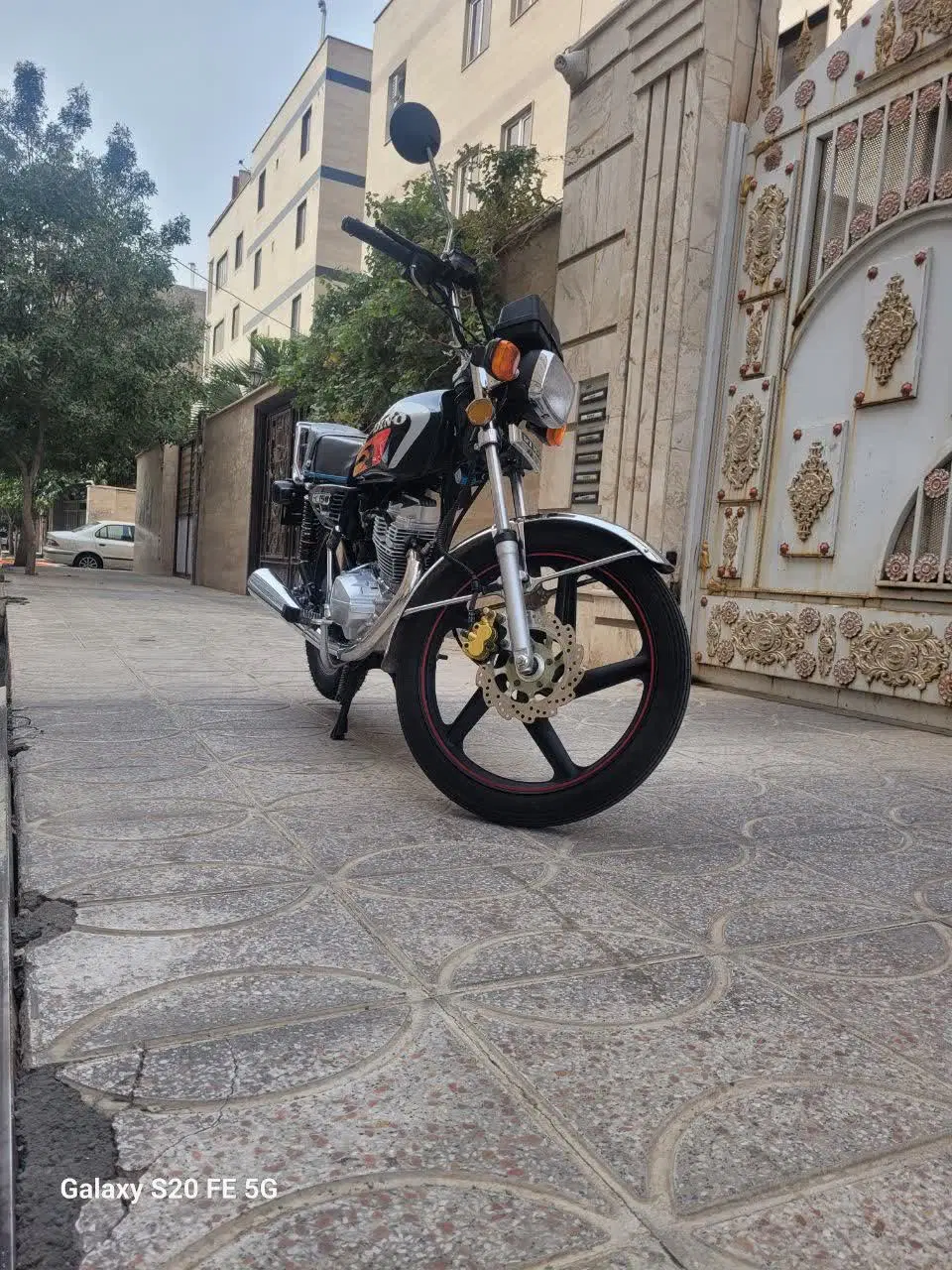 دینو|موتورسیکلت|رباط‌کریم, رباط‌کریم|دیوار