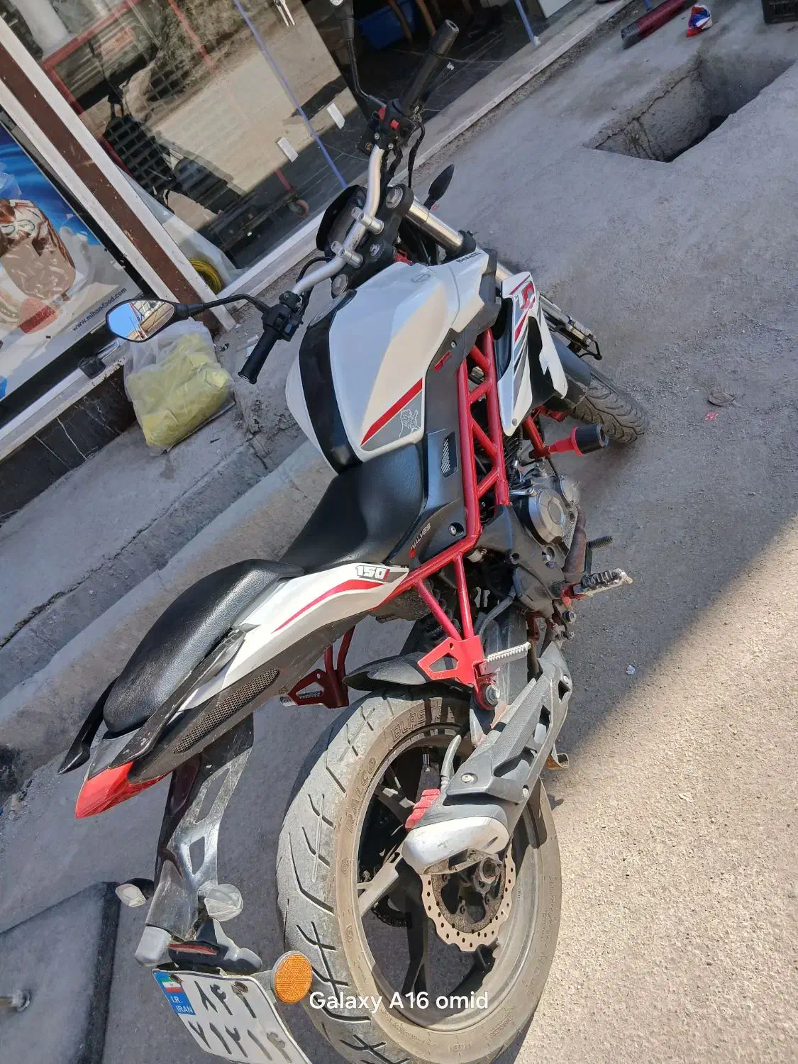 بنلی نیو فیس|موتورسیکلت|بومهن, |دیوار