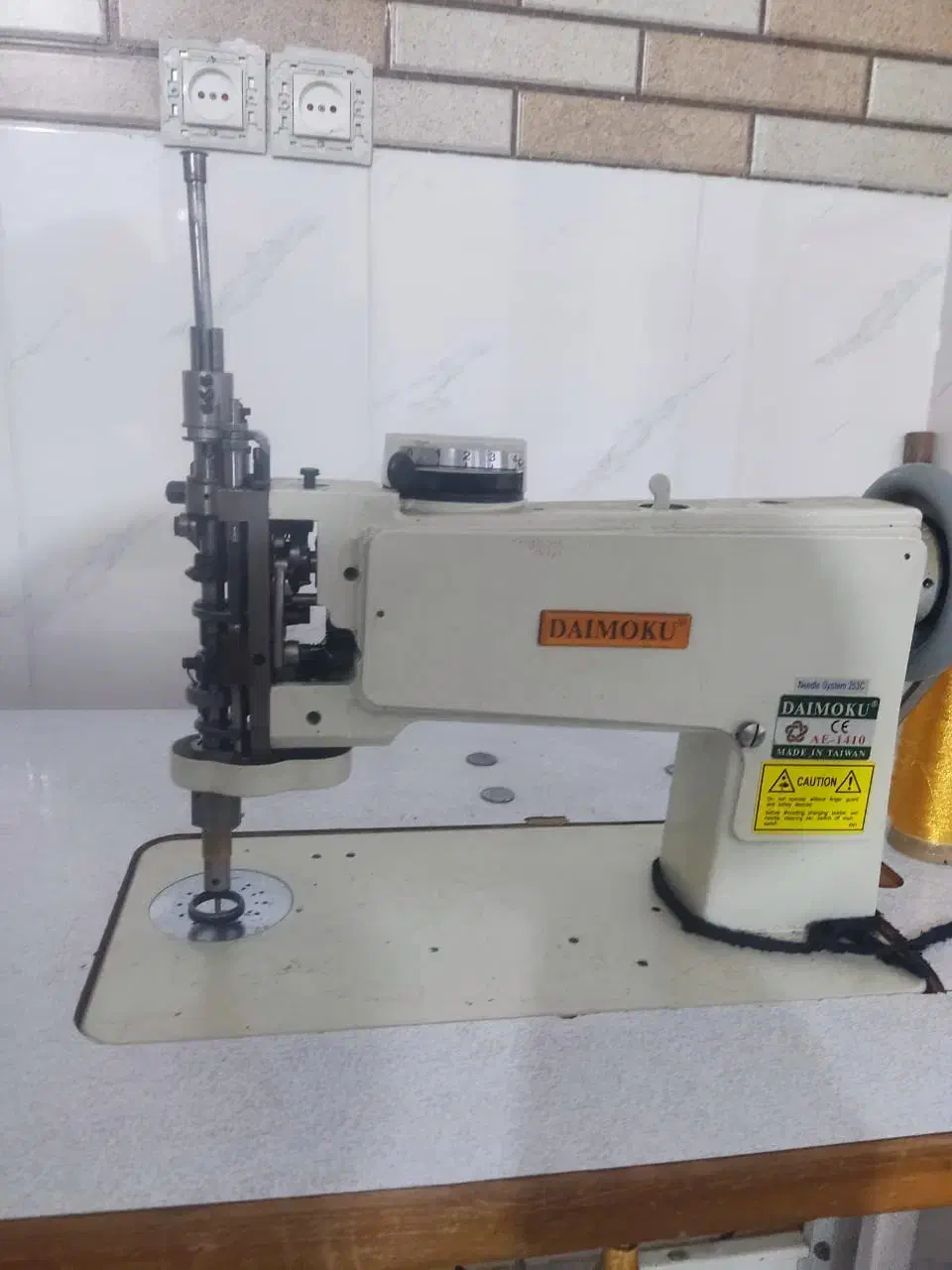 چرخ خیاطی زنجیره دوز|چرخ خیاطی و ریسندگی|میناب, |دیوار