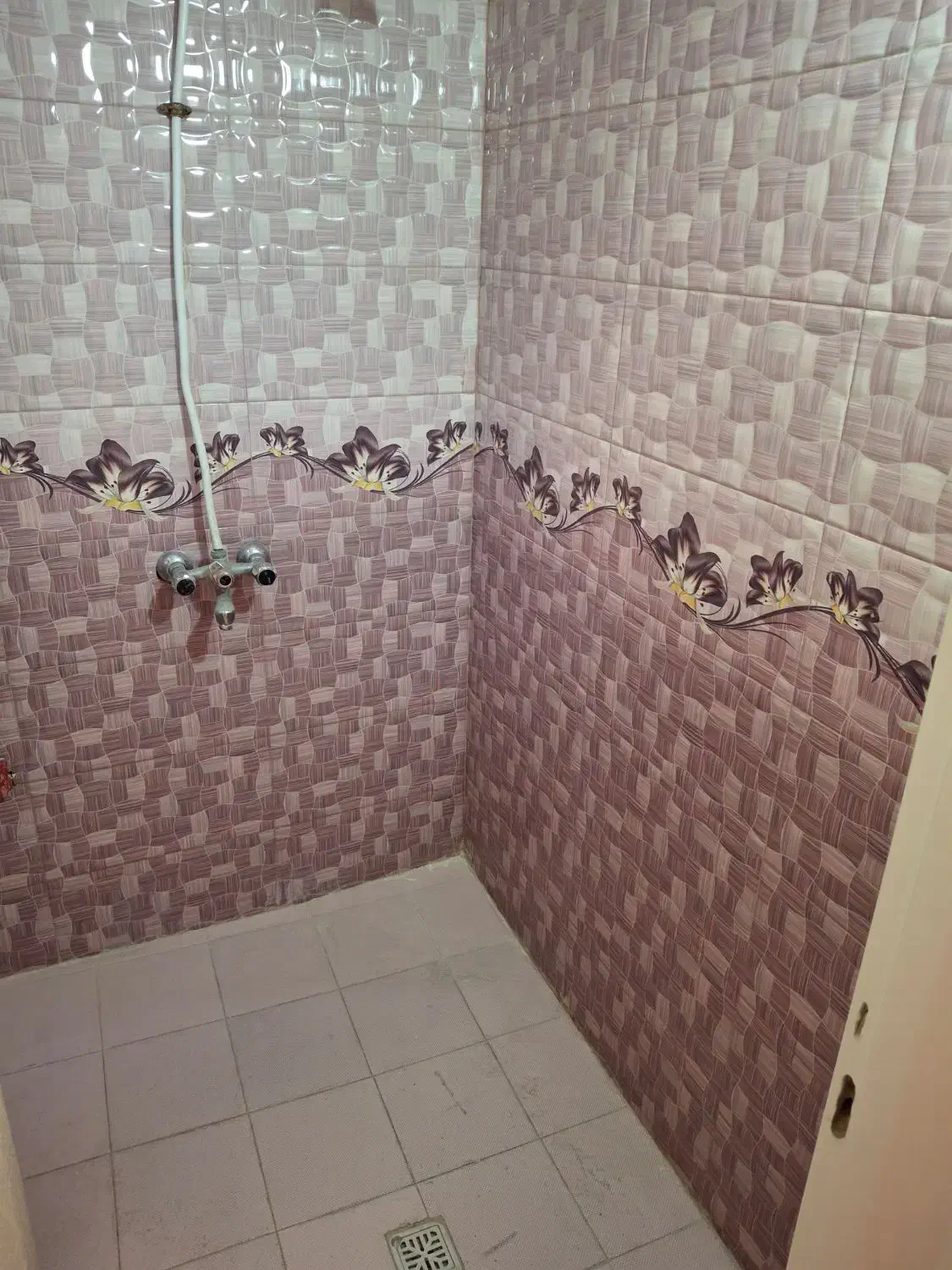 آپارتمان نازی اباد هزاردستگاه تازه نقاشی شده