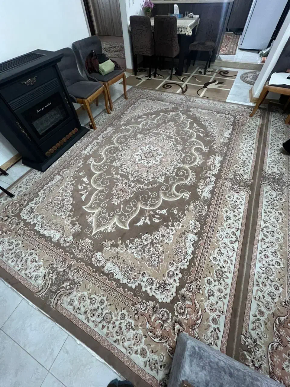 فرش ۵۰۰ شانه|فرش|رشت, کوی عرفان|دیوار