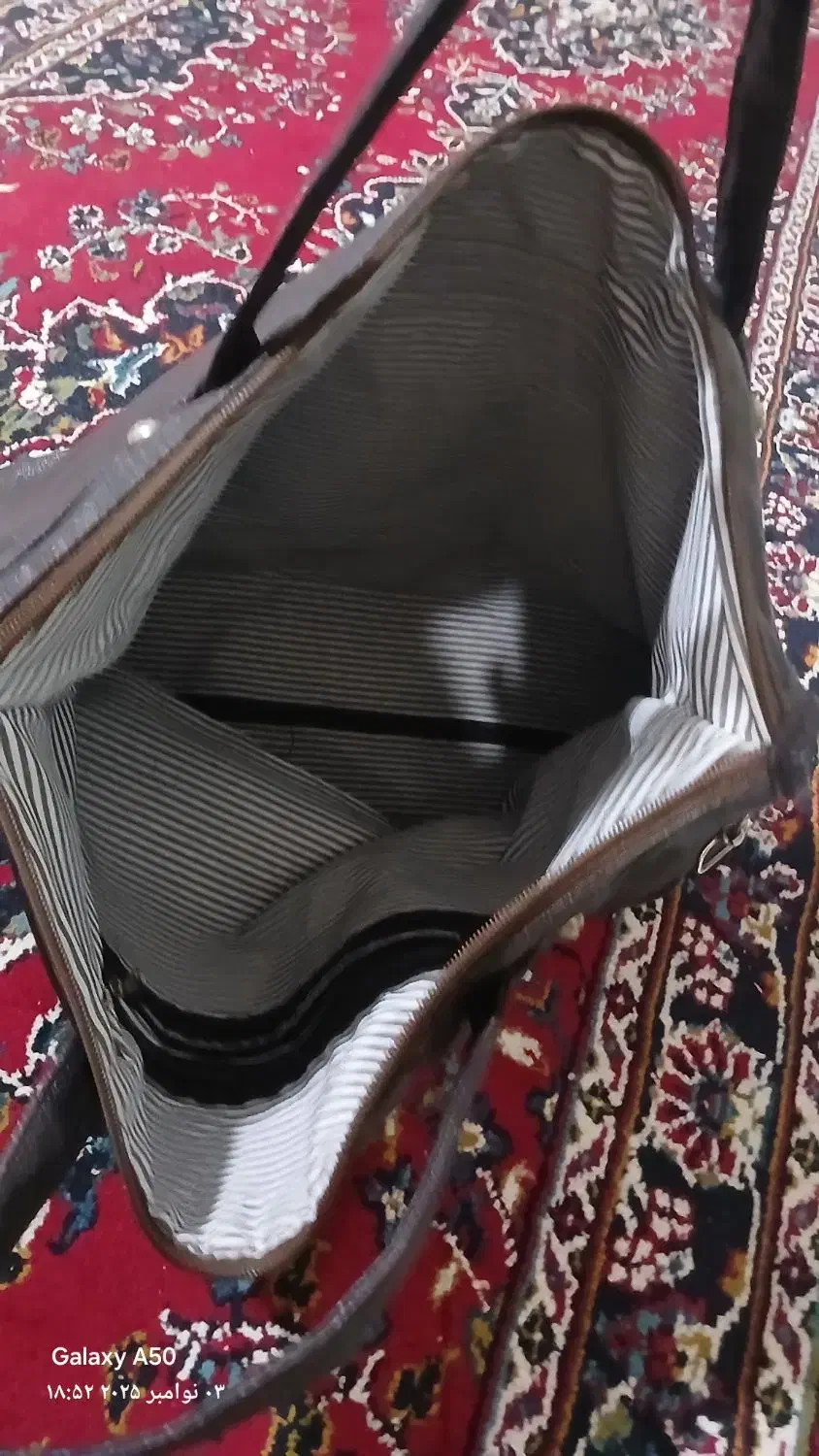 کیف جولی|کیف، کفش، کمربند|فردیس, منظریه|دیوار