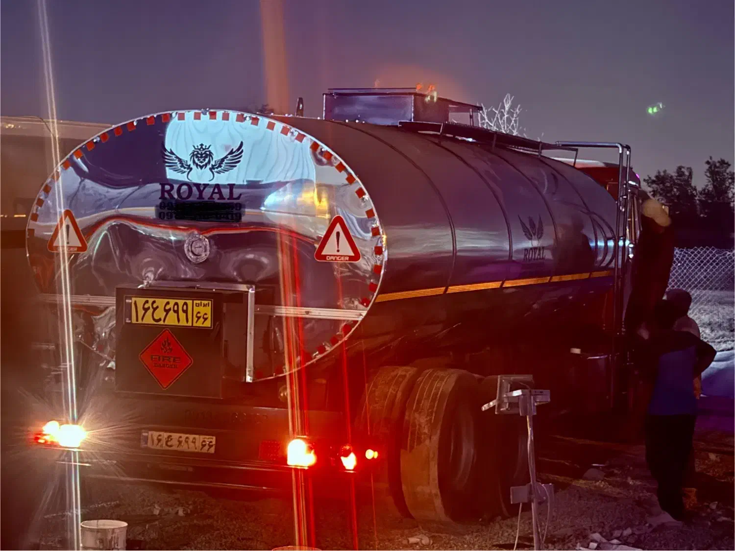 تانک ده چرخ|خودرو سنگین|برخوار, |دیوار