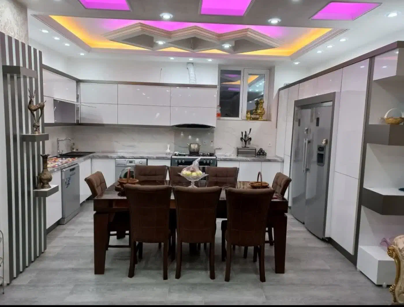 میز غذاخوری هشت نفره چوبی کلاسیک|میز و صندلی غذاخوری|شاهین دژ, |دیوار