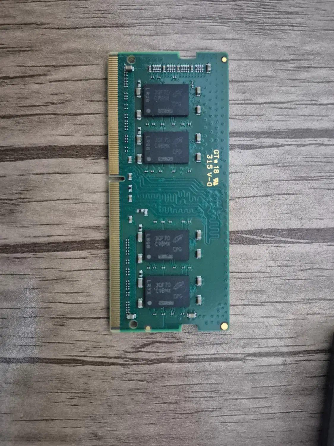 رم لپتاپ ۱۶ گیگ DDR4 کروشیال باس 3200|قطعات و لوازم جانبی رایانه|تهران, زنجان جنوبی|دیوار