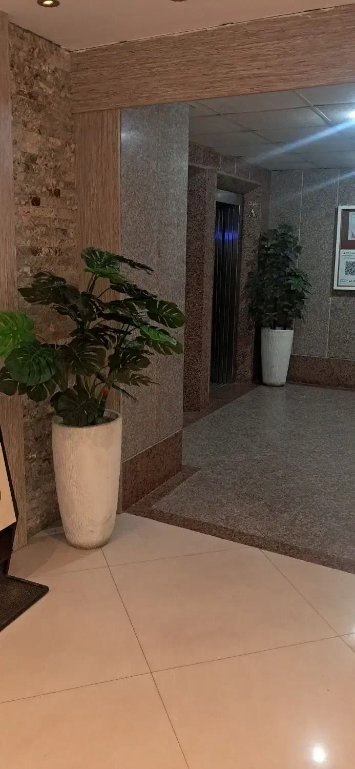 یک آقا بازنشسته جهت نظافت مجتمع مسکونی نیازمندیم|استخدام سرایداری و نظافت|بندرعباس, |دیوار