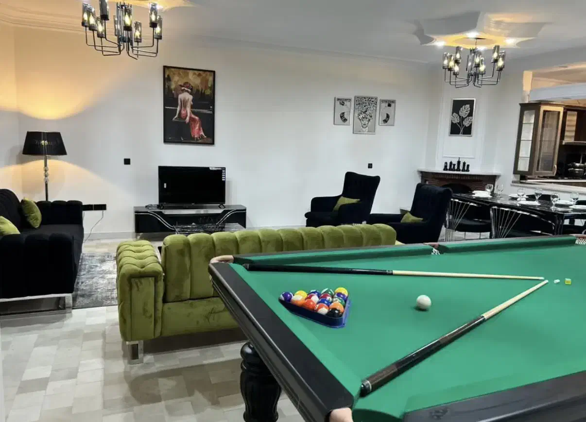 هم خانه(هم خونه) مالک هستم