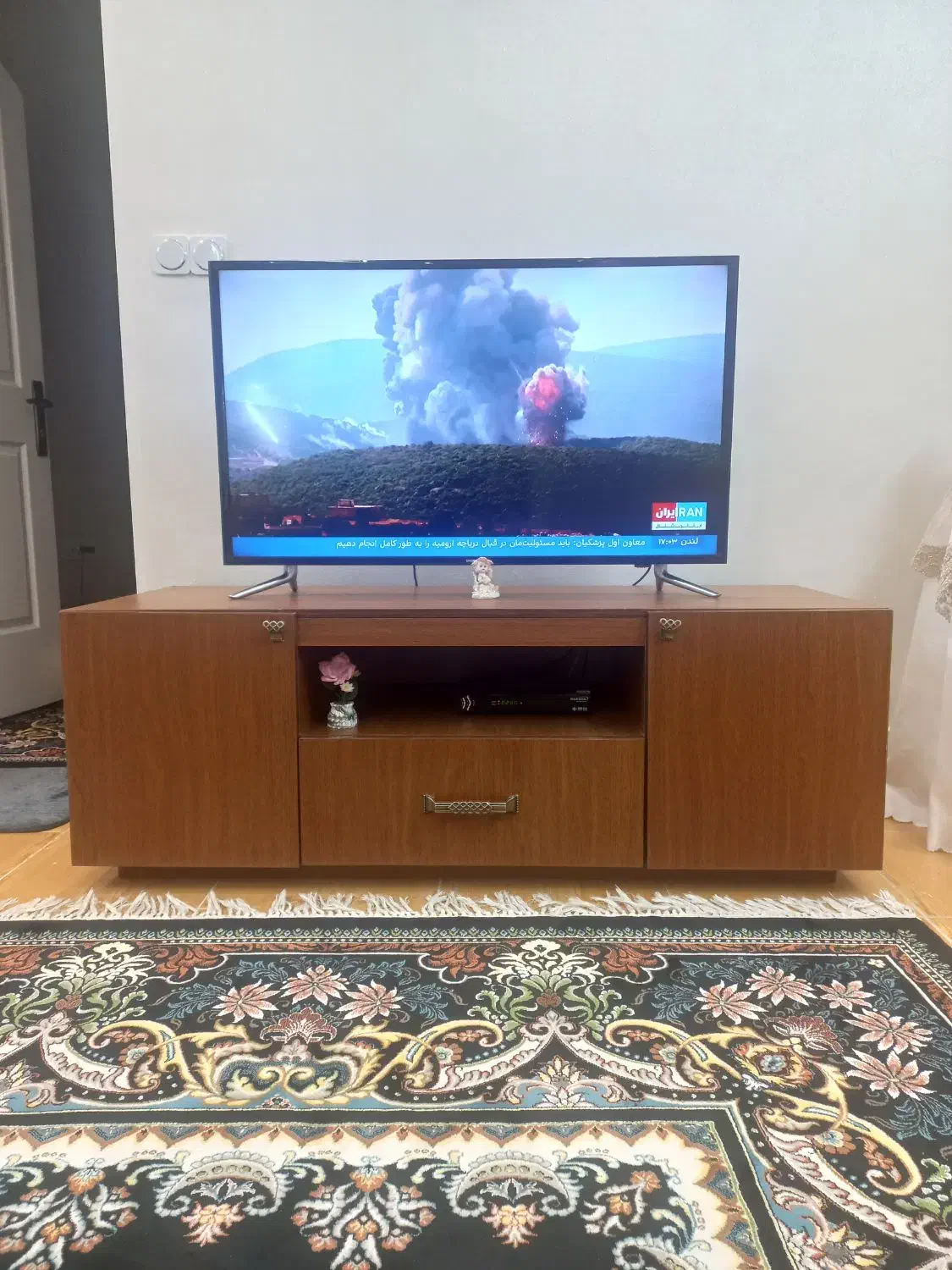 میز تلویزیون تمام ام دی اف بدون خط وخش|میز تلویزیون|قم, چهار امامزاده|دیوار
