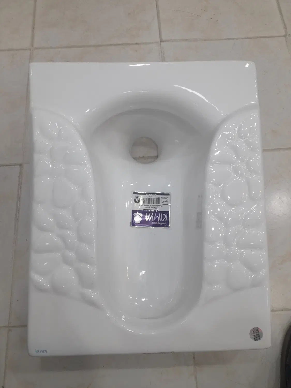 روشویی پایه‌دار و سنگ توالت ایرانی درجه یک|مصالح و تجهیزات ساختمان|ساوه, |دیوار