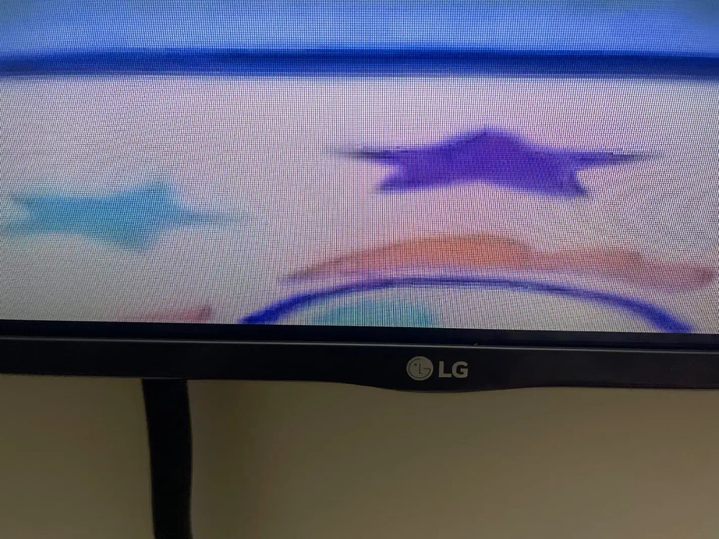 تلویزیون ۵۵ الجی|تلویزیون و پروژکتور|گلبهار, شهر جدید گلبهار|دیوار