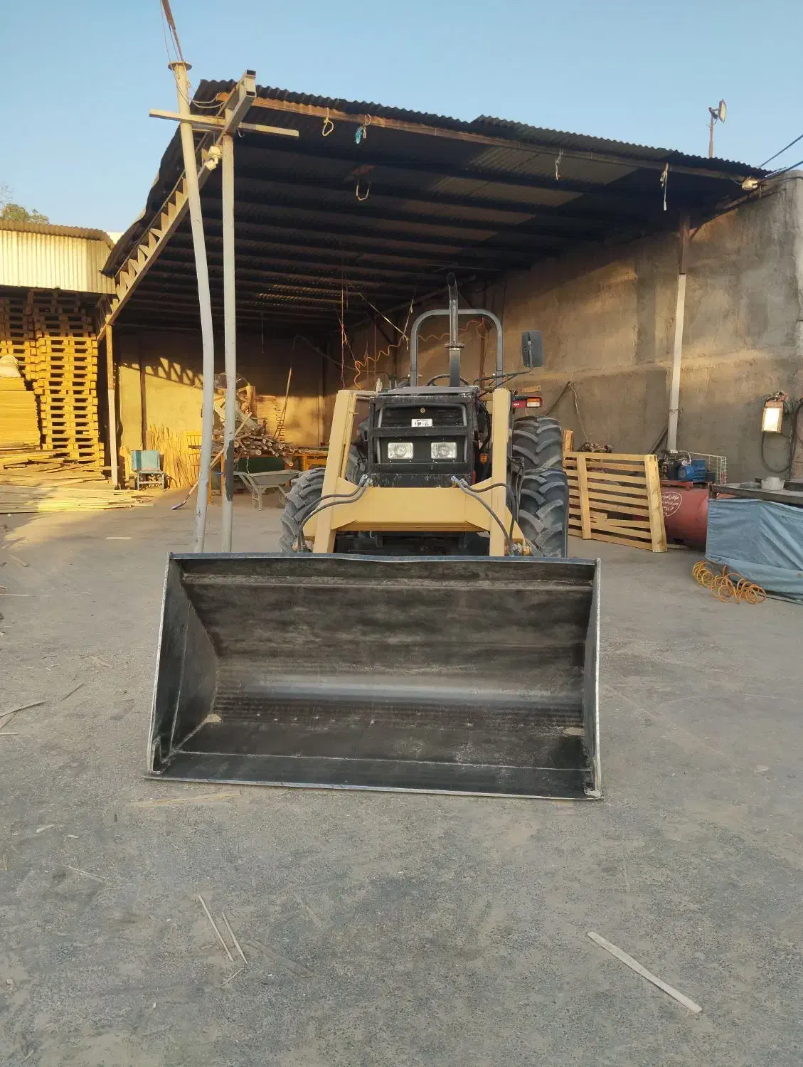 راننده تراکتور|استخدام حمل و نقل|خمینی‌شهر, |دیوار