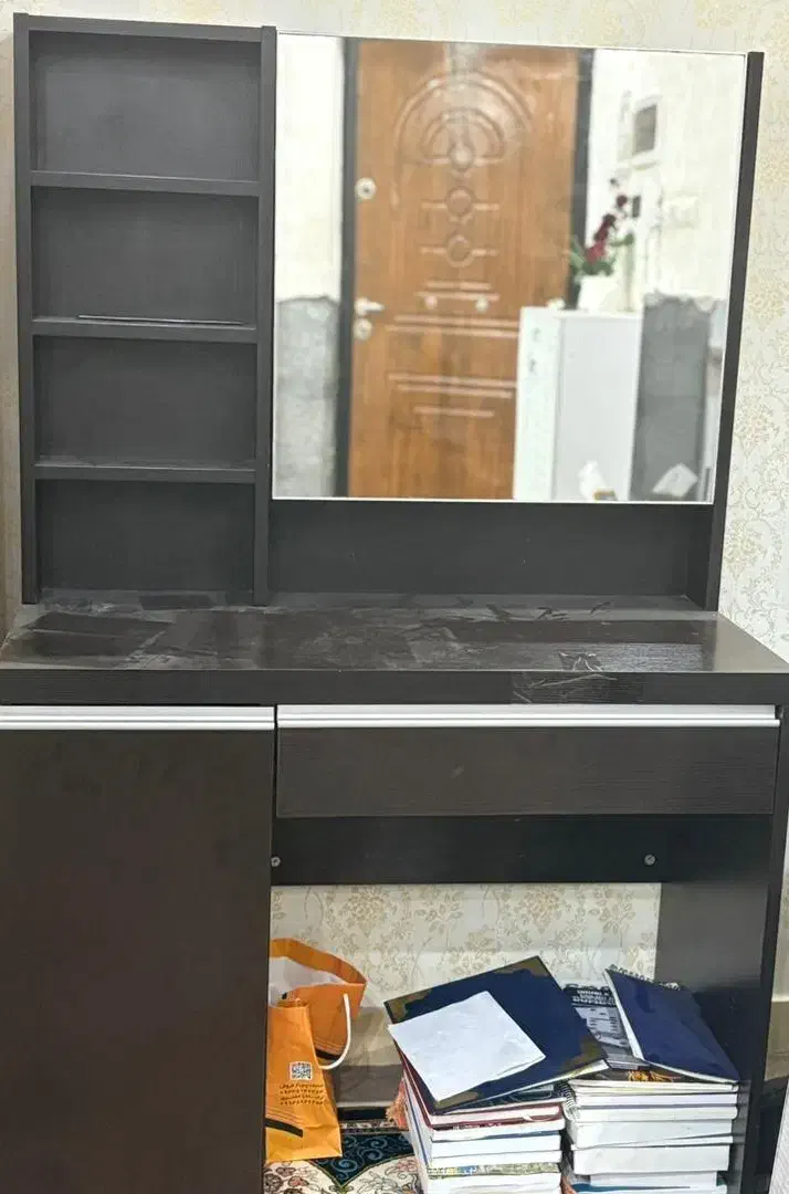 کتابخانه و آینه|کتابخانه، شلف، قفسههای دیواری|اهواز, کوی مهدیس|دیوار