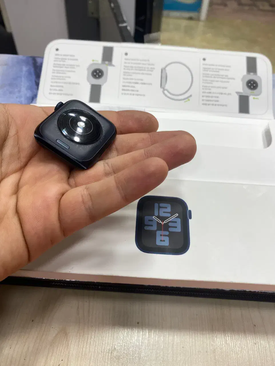 apple watch se 2 کاملا نو|ساعت|رشت, فلسطین|دیوار