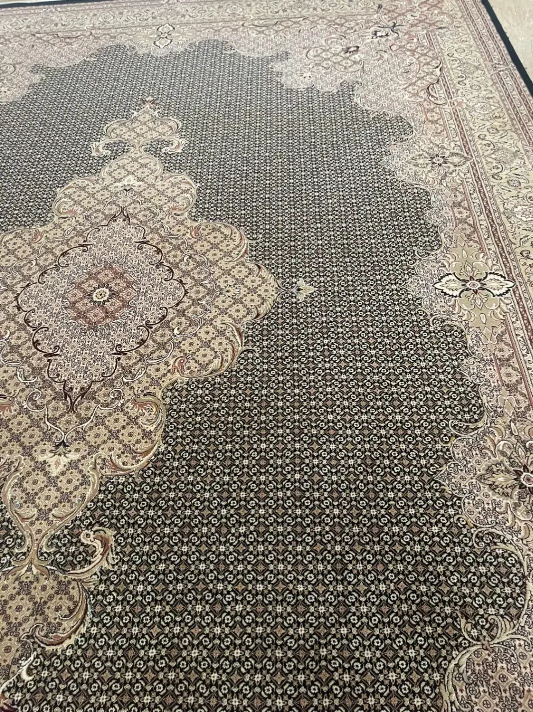 فروش فرش ریز ماهی 700 شانه پردیسان رنگ سورمه|فرش|ارومیه, |دیوار