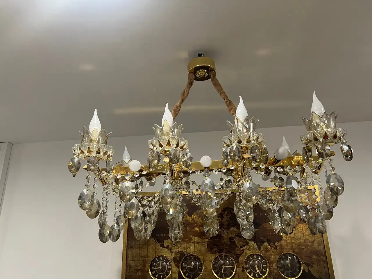 دوعدد لوستر یه عدد ساعت ویک میز زیر تلوزیون|لوستر و چراغ آویز|کرمانشاه, |دیوار