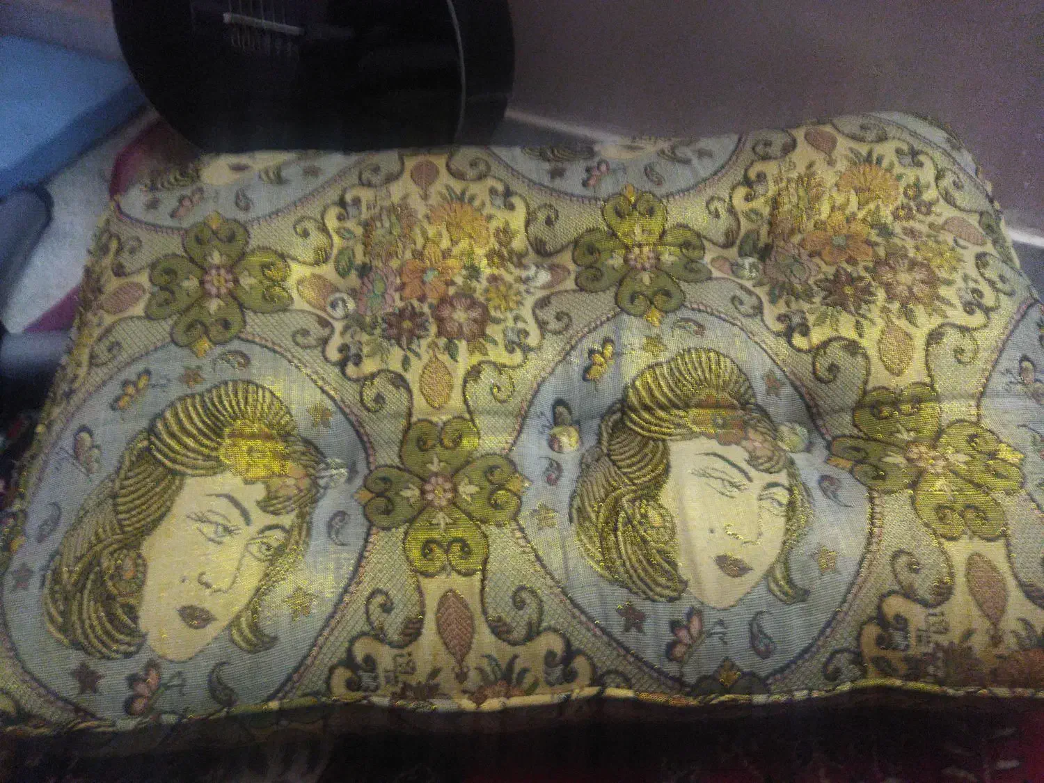 ۶عدد پشتی|پشتی|مشهد, کوشش|دیوار