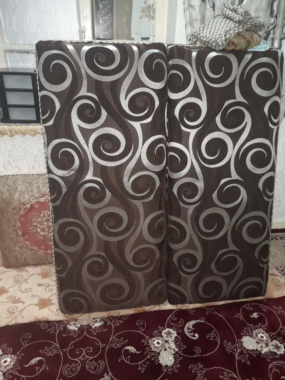 فروش پشتی و تشک تمیز در حد نو|مبلمان خانگی و میز عسلی|شوش, |دیوار