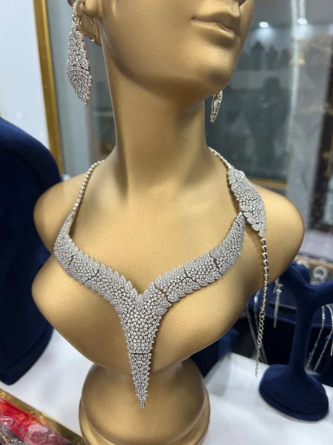 سرویس ملکه|بدلیجات|رشت, بازار|دیوار