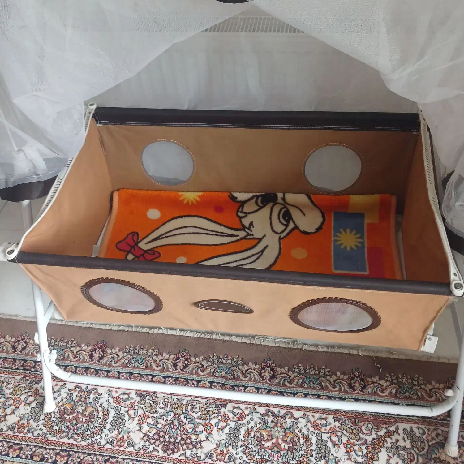 گهواره تاشو.|تخت و سرویس خواب|رامسر, |دیوار