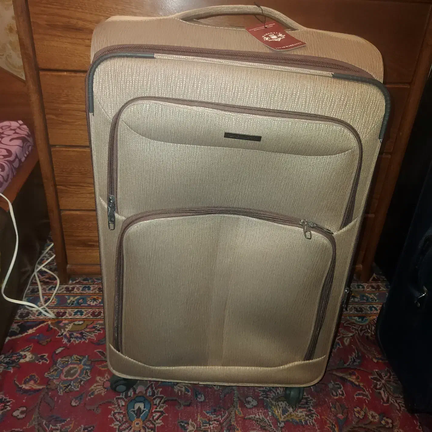 یک عدد چمدان سایز بزرگ نو|کیف، کفش، کمربند|تهران, دبستان|دیوار