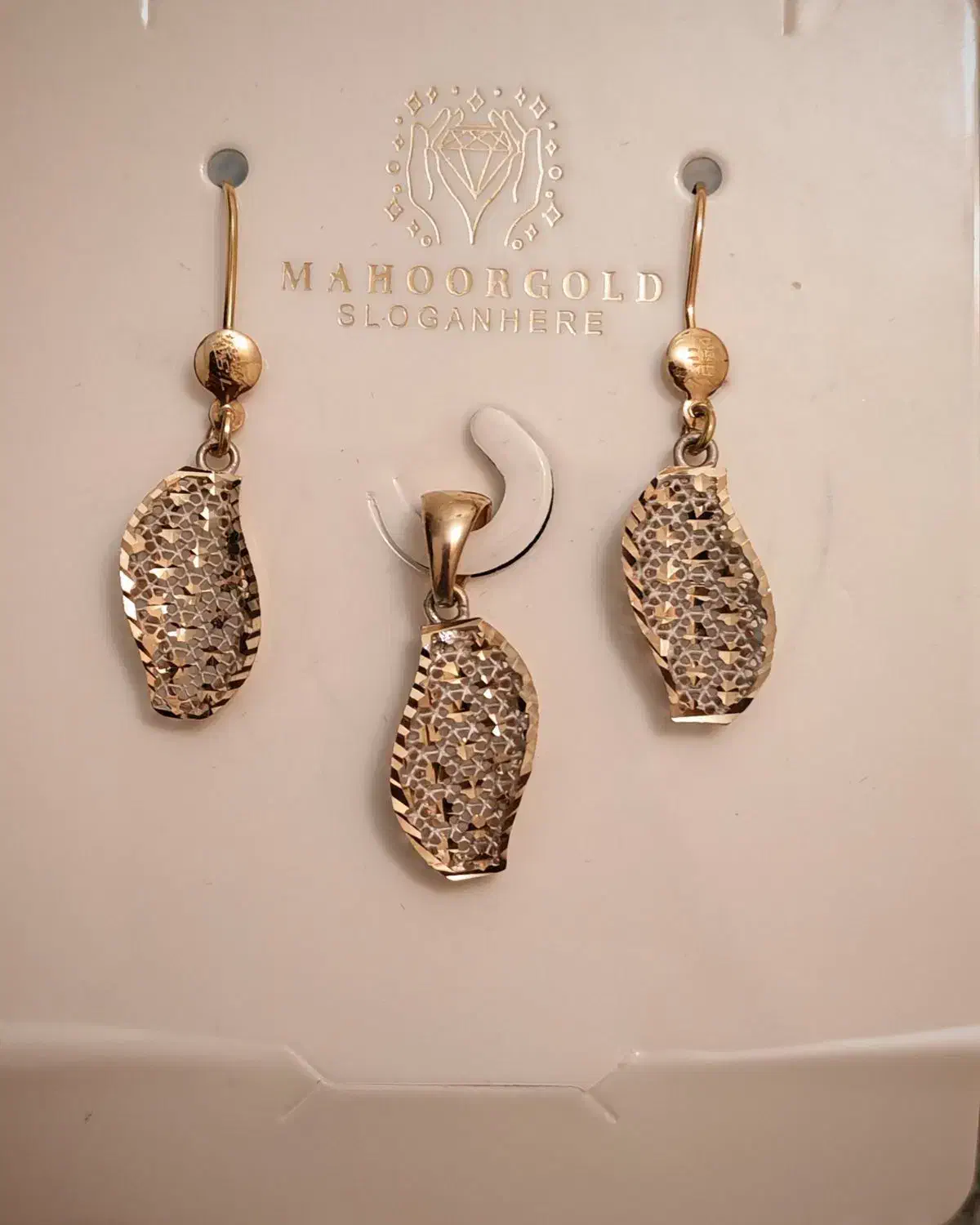 نیم ست طرح تراش خورده|جواهرات|تبریز, |دیوار