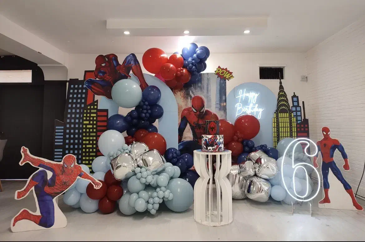 دکور تولد پاپیون پروانه بادکنک آرایی رنگ ارنگ|خدمات پذیرایی، مراسم|اصفهان, ارغوانیه|دیوار