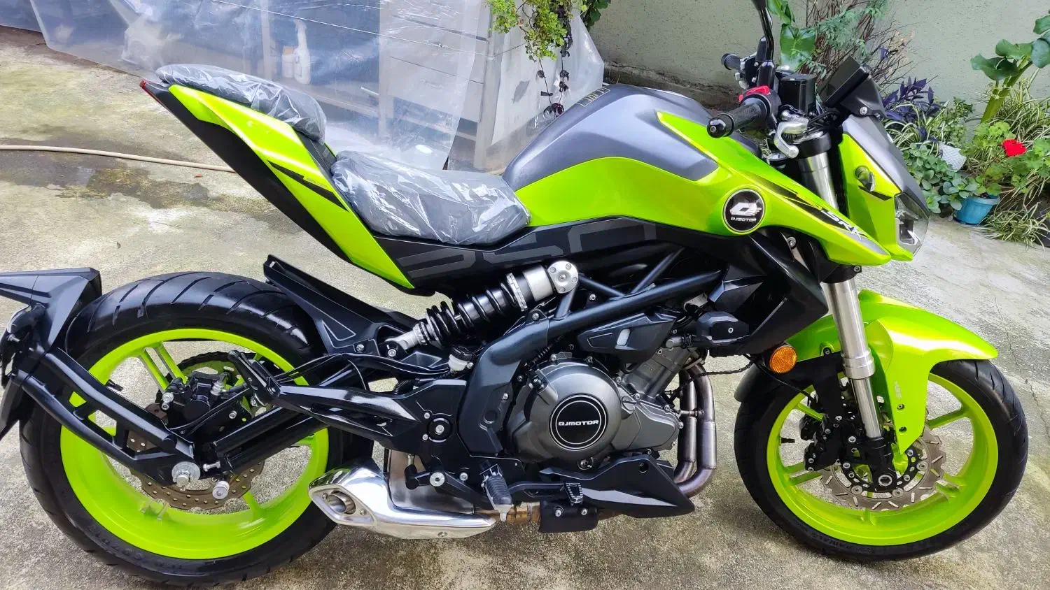 کیوجی مدل ۴۰۲ فروش معاوضه|موتورسیکلت|بندر انزلی, امامزاده|دیوار