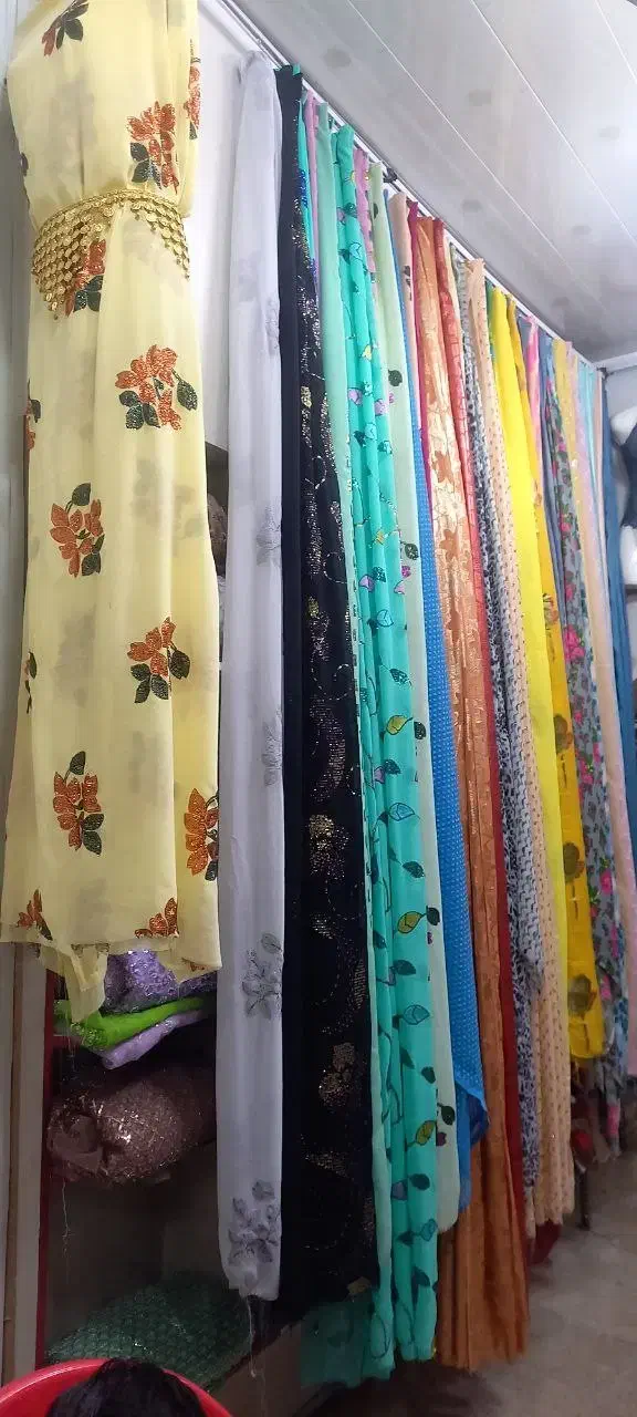 واگذاری کلیه اجناس مغازه با قیمت فاکتور|لباس|بانه, |دیوار